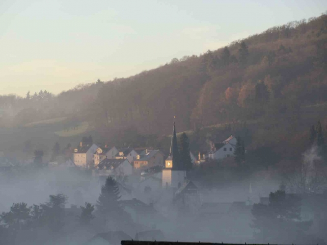 image 05b-kirche-nieder-beerbach-mit-nebel-unbearbeitet__05-12-2015-jpg-jpg