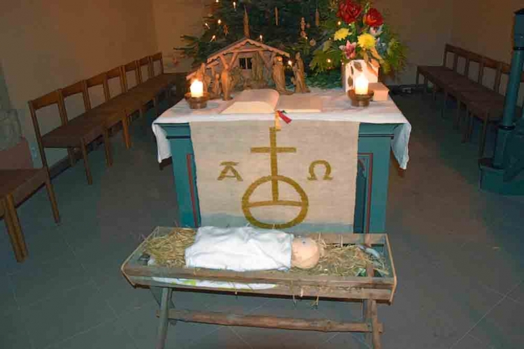 image 07-kirche-nieder-beerbach-weihnachten-krippe-altar__24-12-2016-jpg