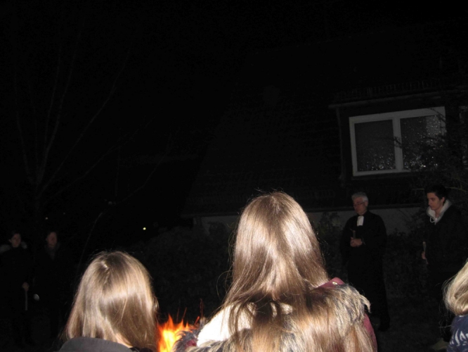 image 02-osterfeier-am-feuer__01-04-2018-jpg