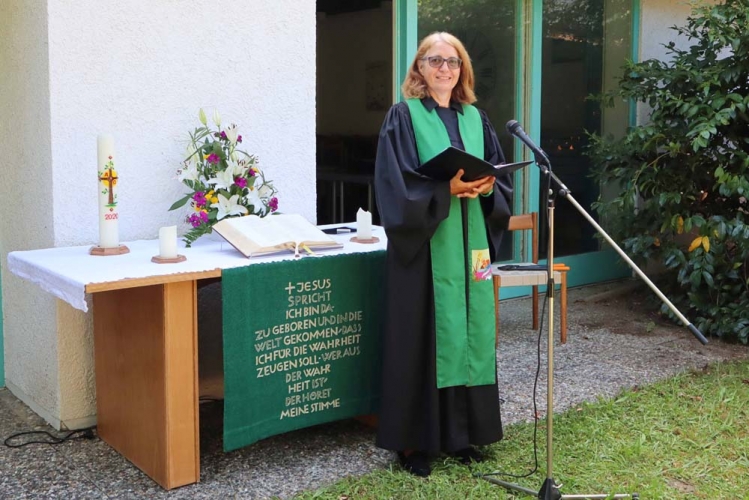 image 04-gottesdienst-pfarrerin-monika-luedemann__19-07-2020-jpg